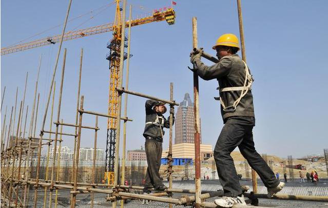 建筑企业必须给工人购买的特殊保险-建筑工人意外伤害保险-保点通