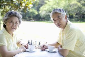 如何购买老年人意外险?有哪些注意事项?-保点通